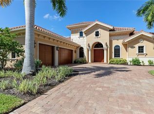 8560 Majorca Ln, Naples, FL 34114