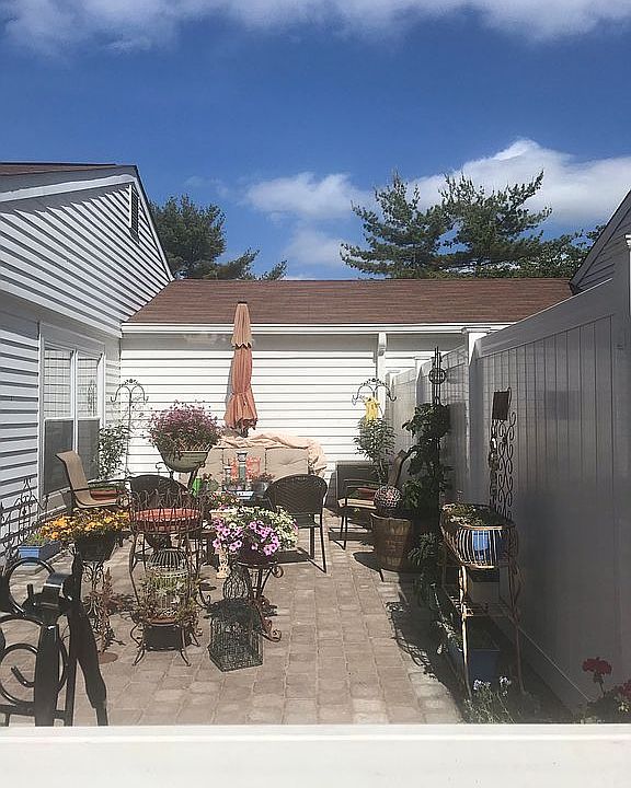 1st image of 500A Buckingham Dr