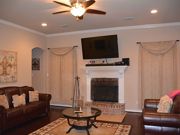 2nd image of 10179 English Oaks Dr