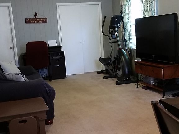 3rd image of 1500 S Saint James Blvd