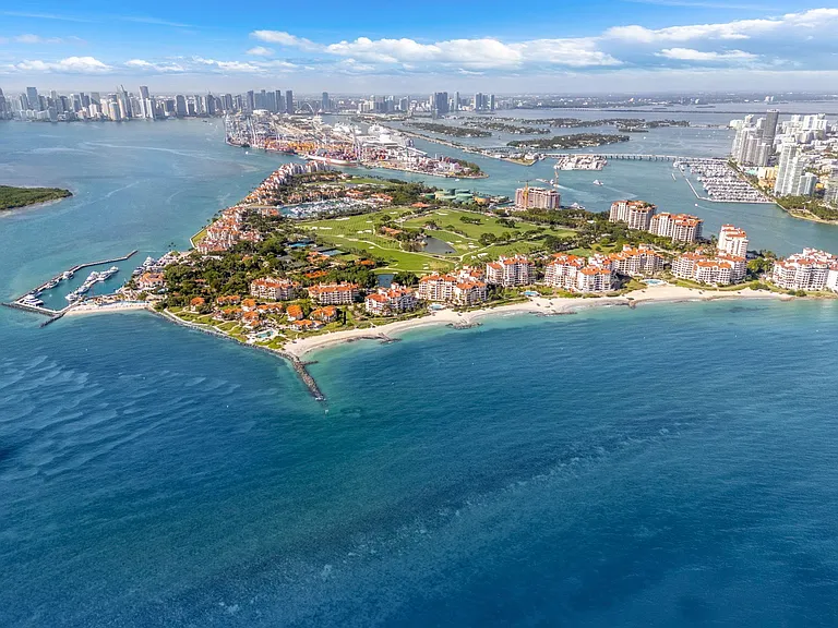 2124 Fisher Island Dr #2124 — Photo 33