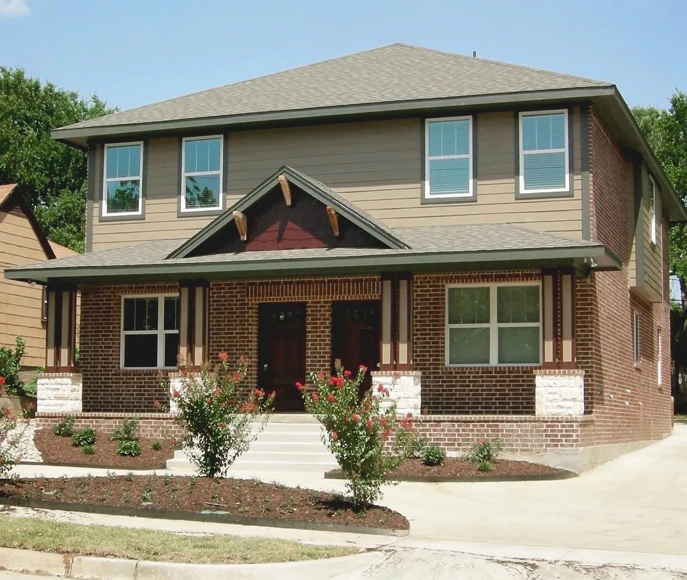 4 bed, 1600 sqft, $4,800 — Photo 2