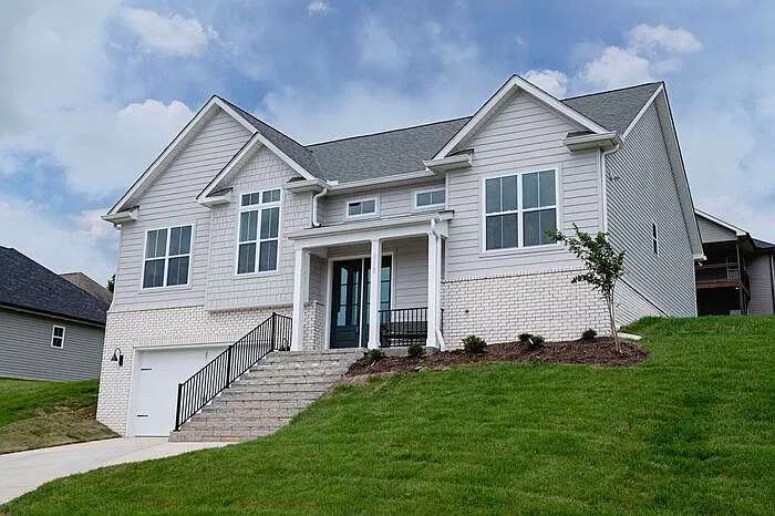 3 bed, 2.5 bath, 1895 sqft, $2,850 — Photo 2