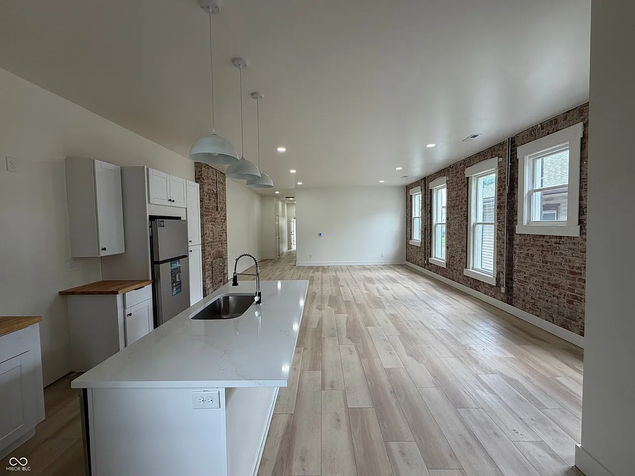 2 bed, 1500 sqft, $2,200 — Photo 2