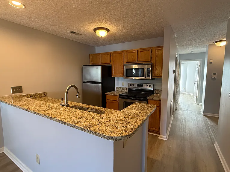 726 Southwest Dr — Photo 12