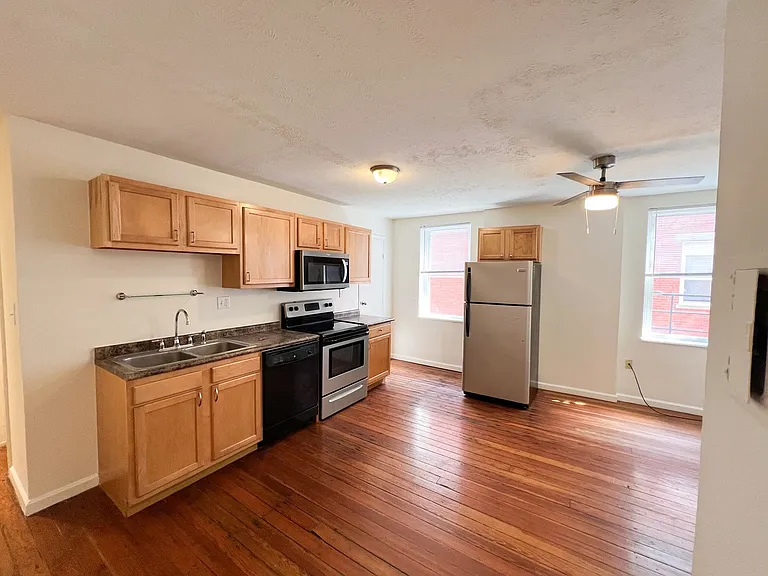 2716 Woodburn Avenue — Photo 4