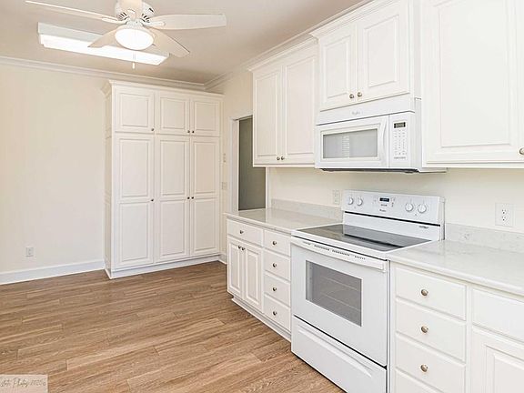 5th image of 717 N Spence Ave