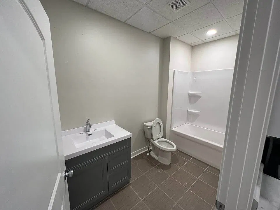 2 bed, 750 sqft, $1,000 — Photo 4