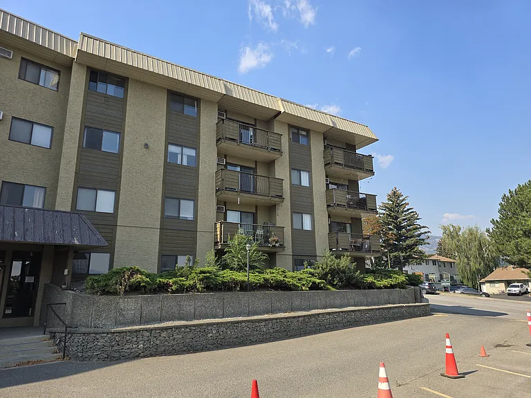 555 Dalgleish Dr #307 — Photo 4