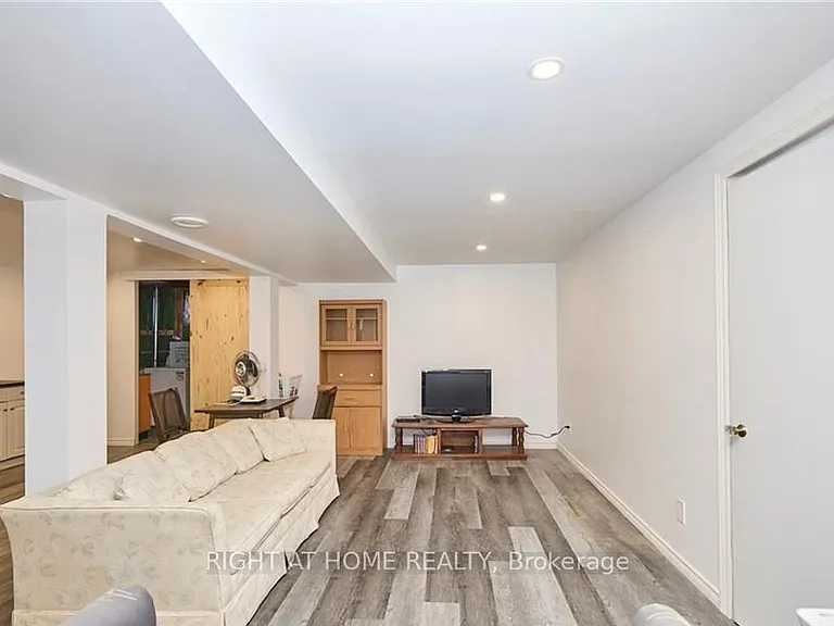 6357 Dorchester Rd — Photo 19