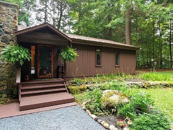 2nd image of 16 Isle Harbour Dr