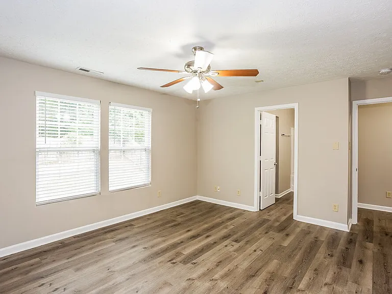 4226 Kellybrook Dr — Photo 10