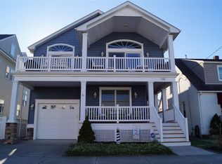 108 E Stockton Rd, Wildwood Crest, NJ 08260