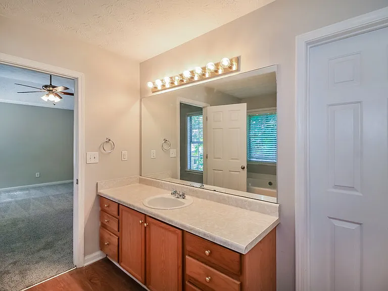 1905 Elm Park Dr — Photo 15