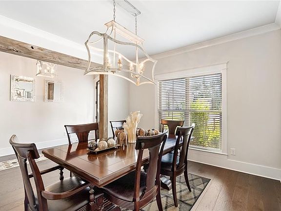 3rd image of 3754 Riverwood Cir N