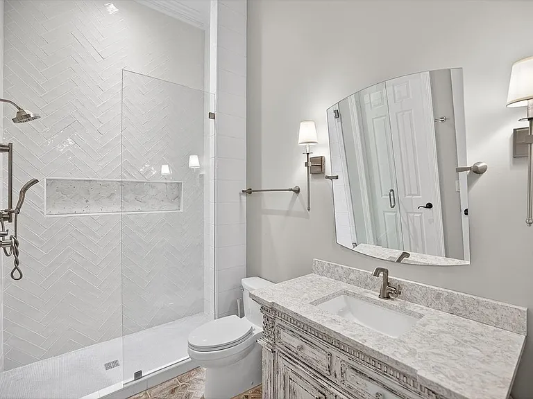 3161 Club Dr — Photo 20