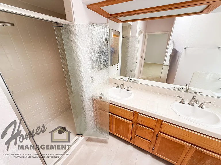 593 Silver Shadow Dr — Photo 15