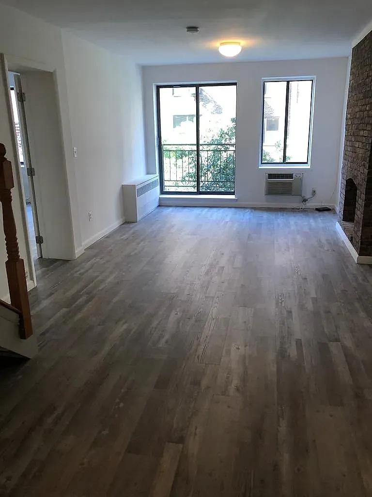 165 East 89th Street — Photo 2