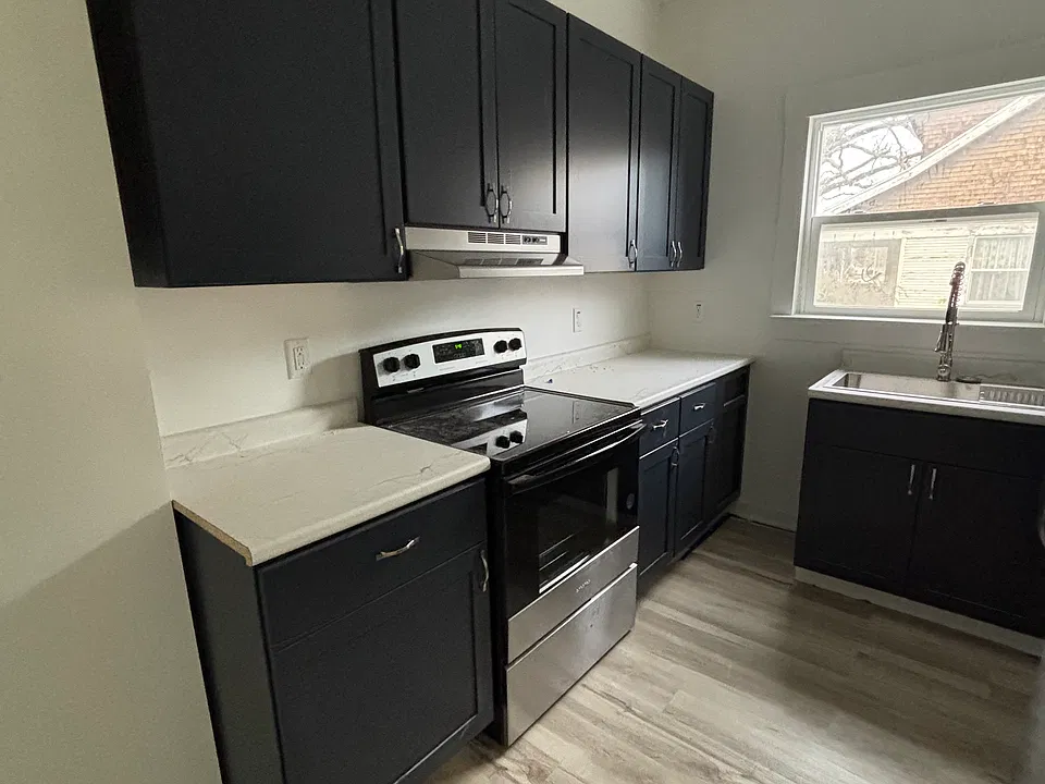 301 N Main St #1