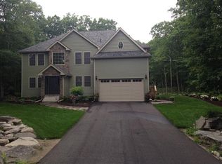 233 Seneca Dr, Milford, PA 18337