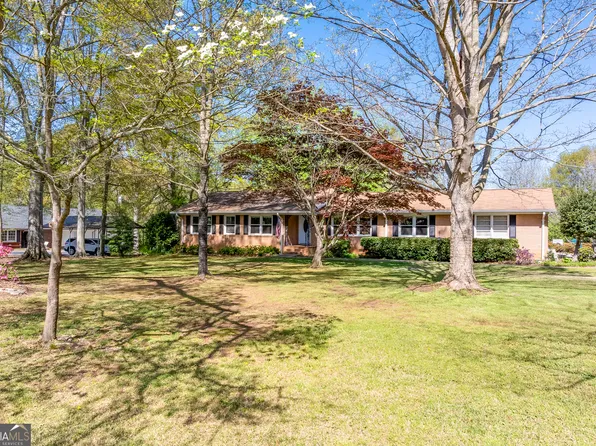 144 Gilmer St, Lavonia, GA 30553