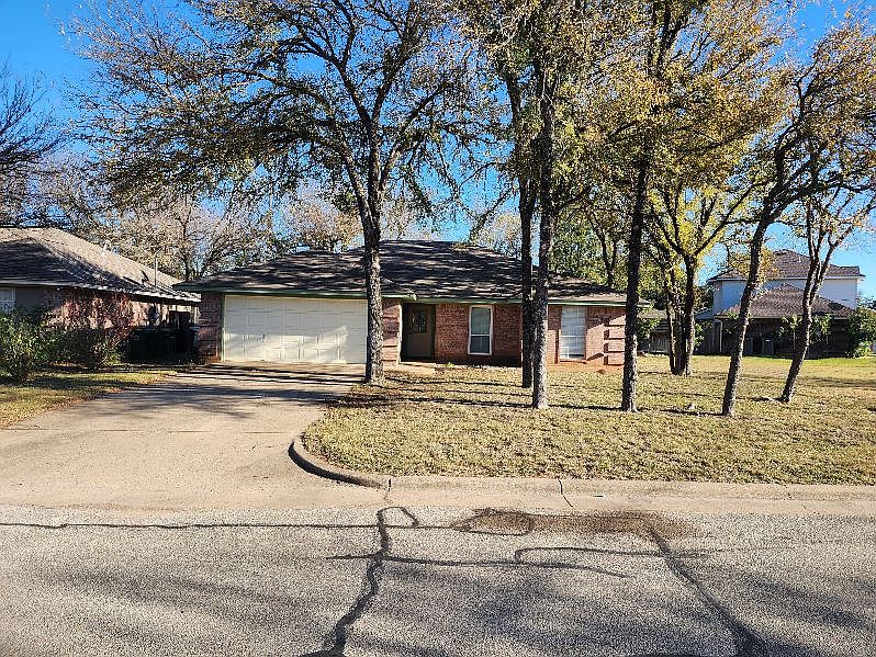 1st image of 309 Paluxy St