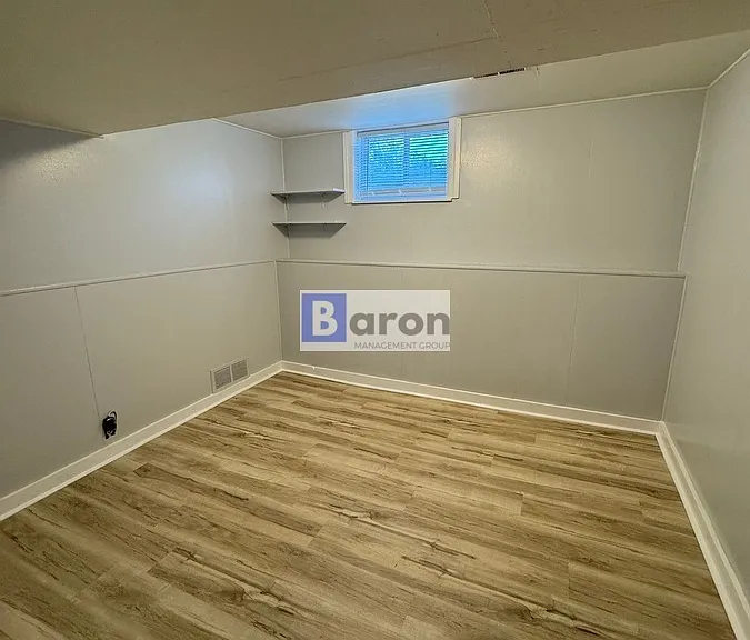 1053 Huey St — Photo 4
