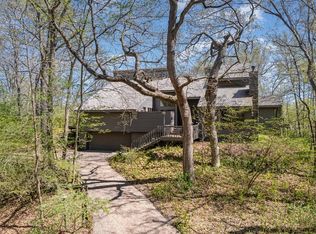 6 Crocus Ln, North Oaks, MN 55127