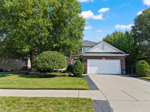 21301 Savannah Dr, Clinton Township, MI 48036
