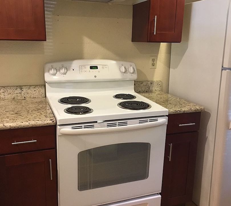 1st image of 2522 NE 195th St APT 1