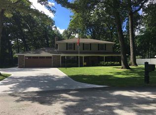 54625 Whispering Oak Dr, Mishawaka, IN