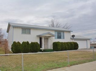 727 S Douglas Ave, Pasco, WA 99301