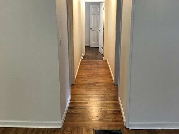 5th image of 866 Tanner Dr