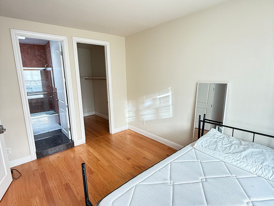 1st image of 7 Leroy Pl #1