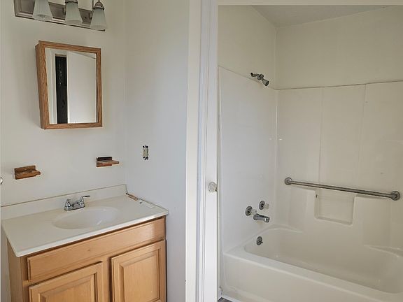 4th image of 1514 Menville St