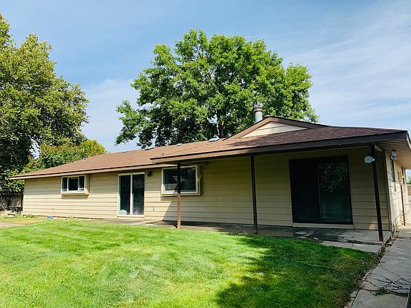 2nd image of 1012 S Belfair Ct