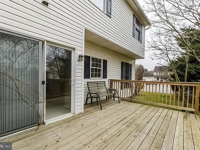 18306 Lyles Dr — Photo 5