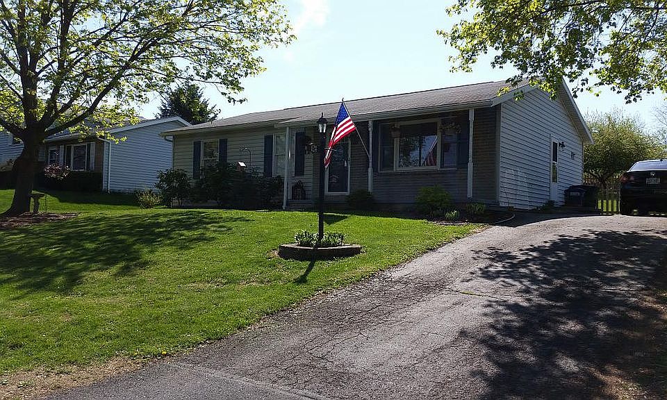 1st image of 124 Kuhns Ln