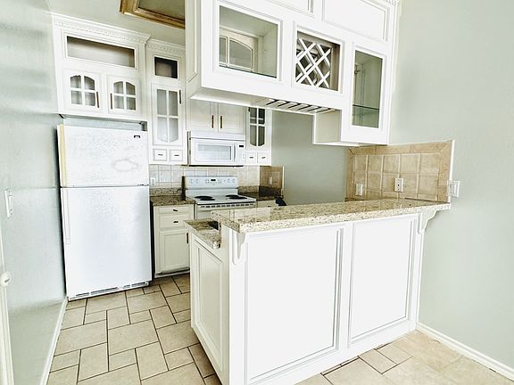 5th image of 602 Buena Vista Dr #6