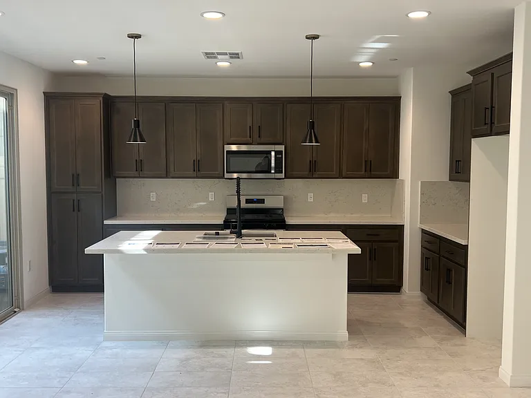 4282 S Malagon Privado — Photo 2
