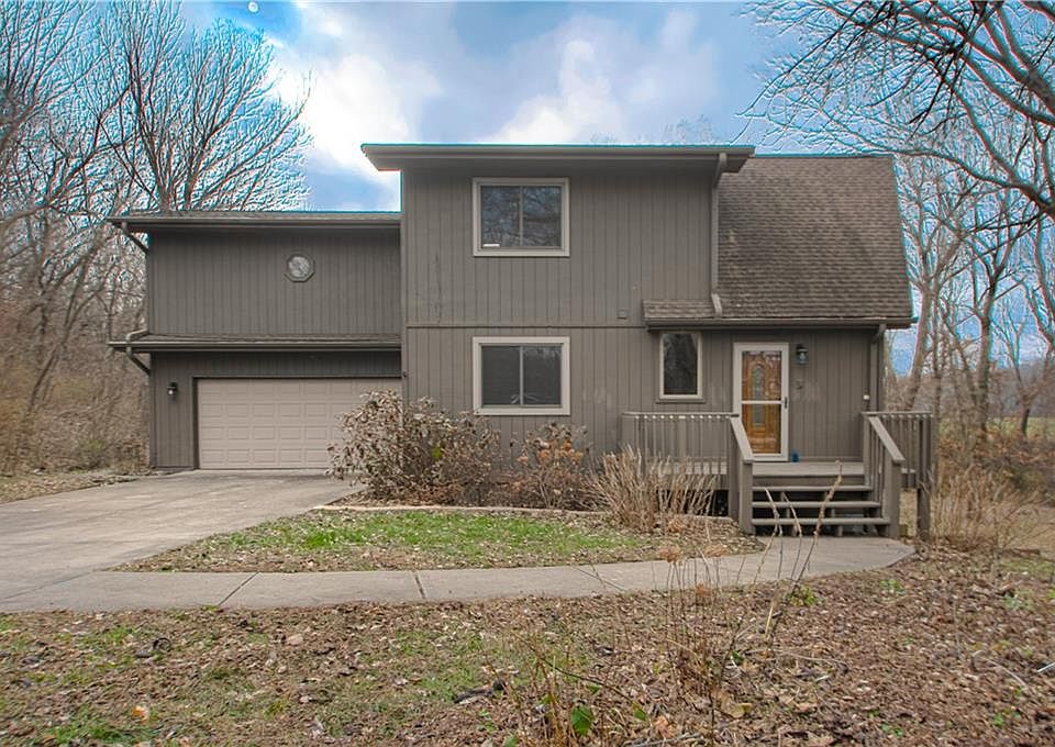 1st image of 303 Hillcrest Dr