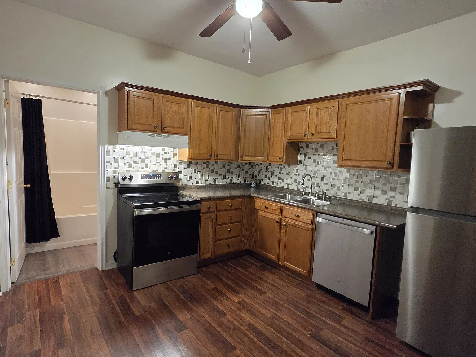 1 bed, 554 sqft, $875 — Photo 4