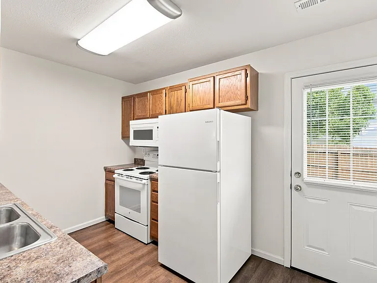 3518-3520 Prescott Dr. — Photo 6