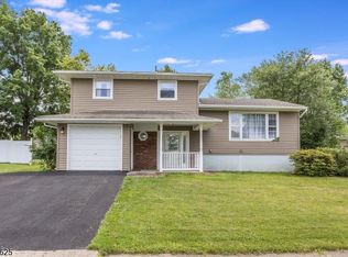 8 Marston Rd, Flanders, NJ 07836