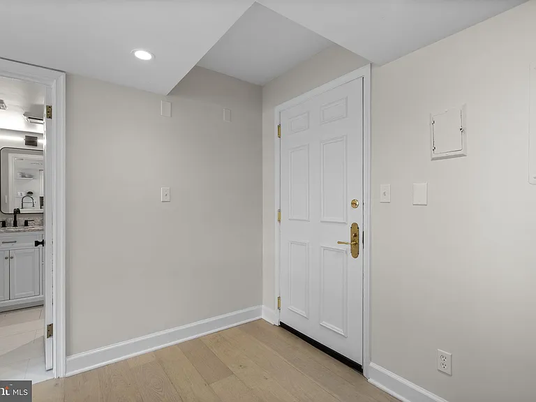 1080 Wisconsin Ave NW #1003 — Photo 2
