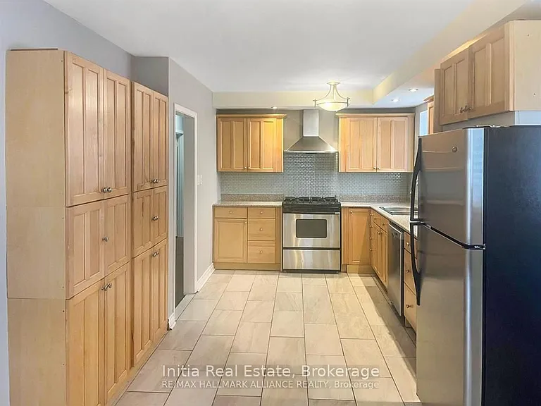 15 Grove Park Cres #MAIN — Photo 4
