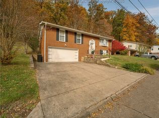225 Brookhaven Dr, Nitro, WV