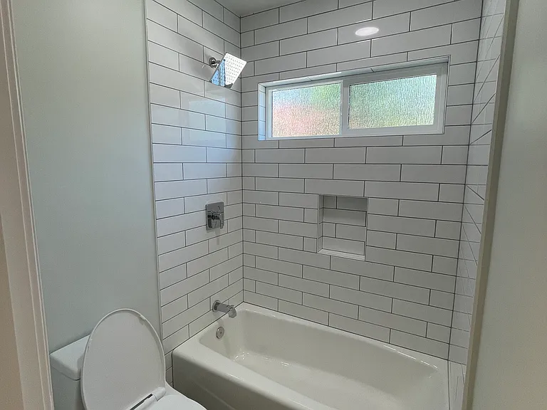 La Vannessa Apartments — Photo 11