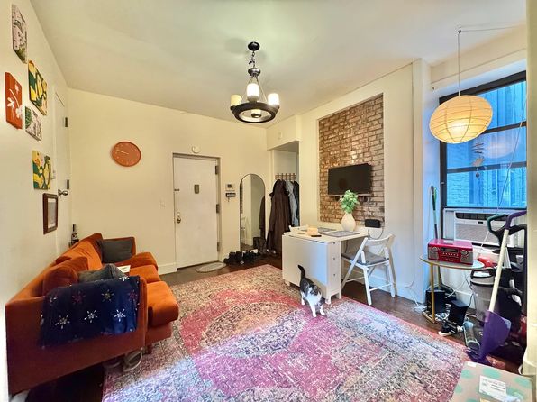 278 S 2nd St APT 2