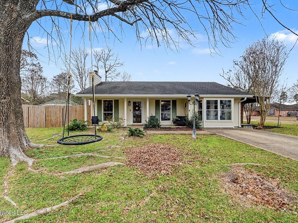 1st image of 15435 Woody Dr